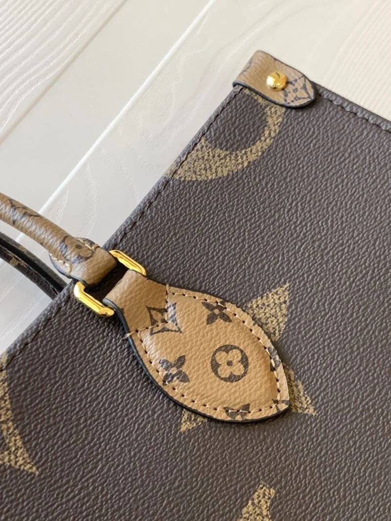 Unisex Louis Vuitton Shopping Bags 42584