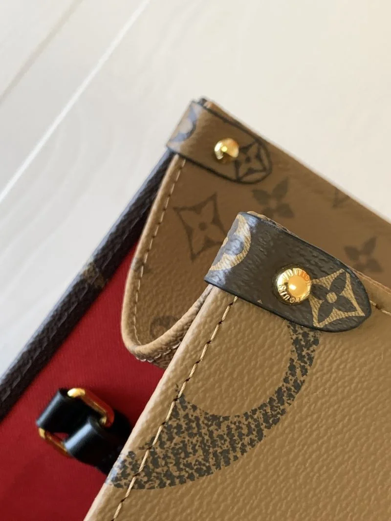 Unisex Louis Vuitton Shopping Bags 42584