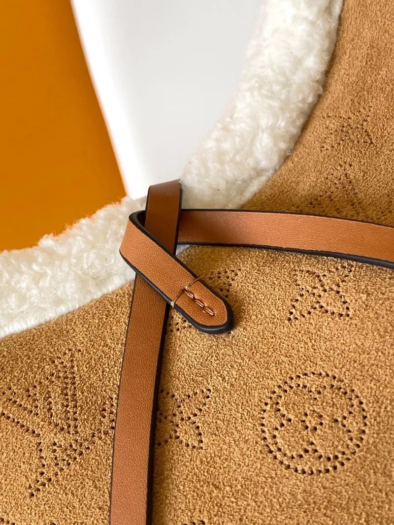 Vibrant Louis Vuitton Shopping Bags 42528