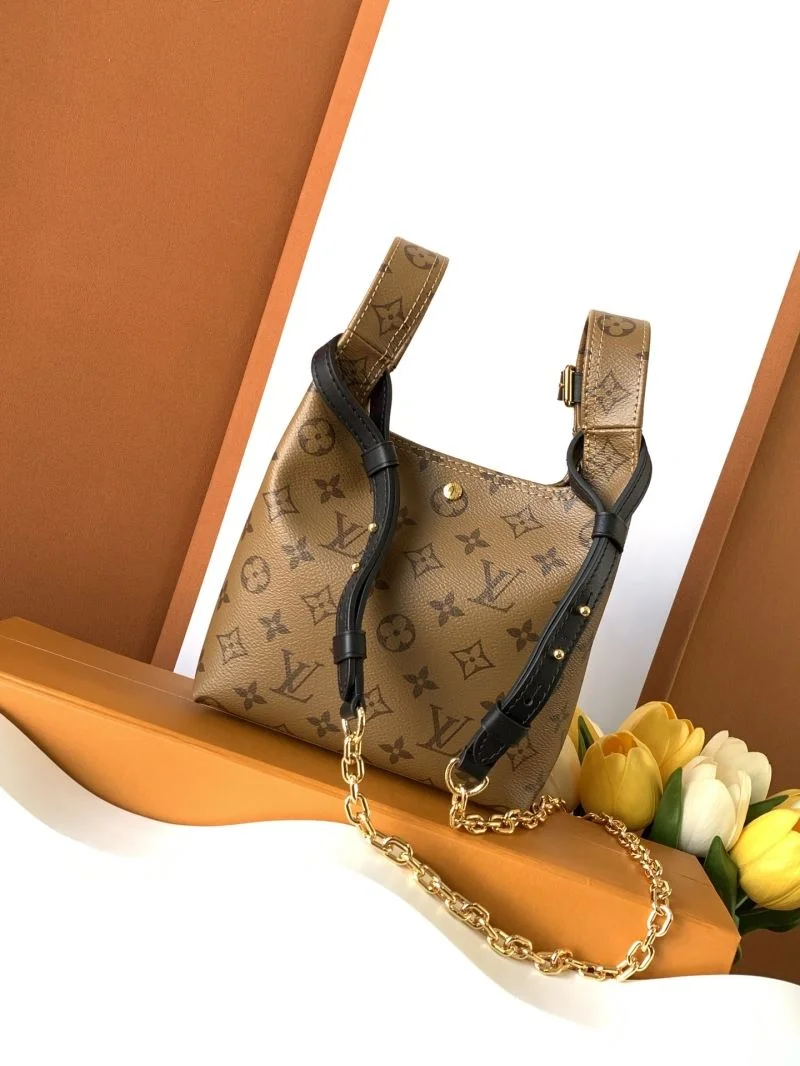Minimalist Louis Vuitton Shopping Bags 42498