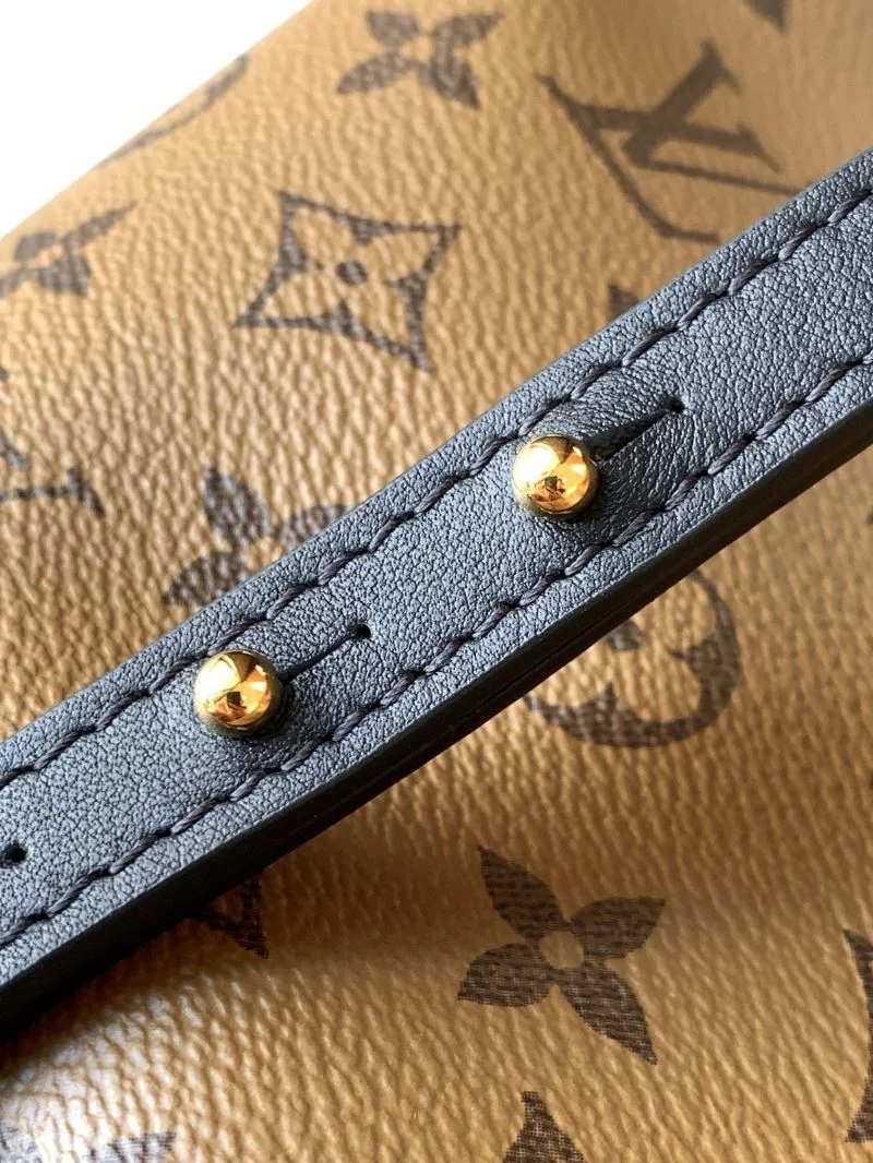 Minimalist Louis Vuitton Shopping Bags 42498