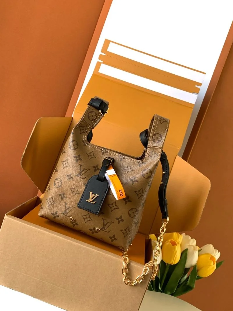 Minimalist Louis Vuitton Shopping Bags 42498