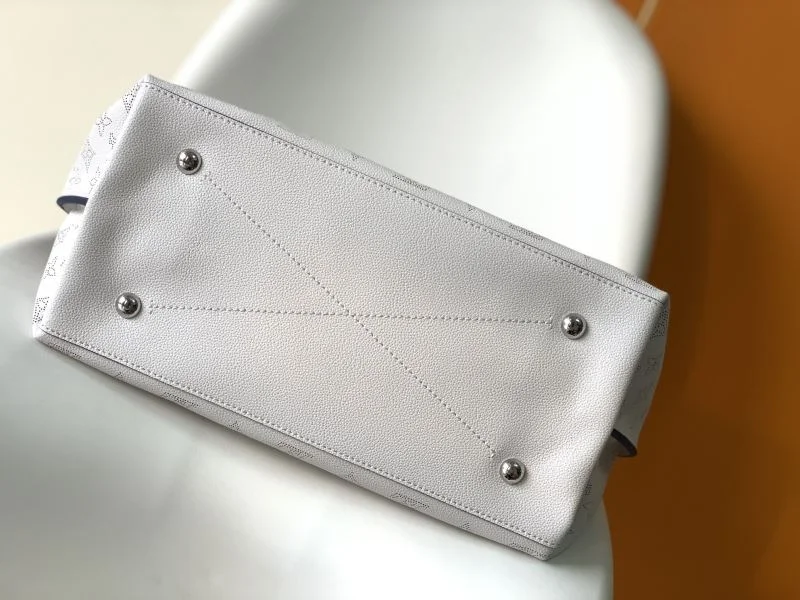 Lightweight Louis Vuitton Shopping Bags 42475
