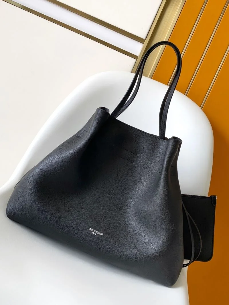 Breathable Louis Vuitton Shopping Bags 42476