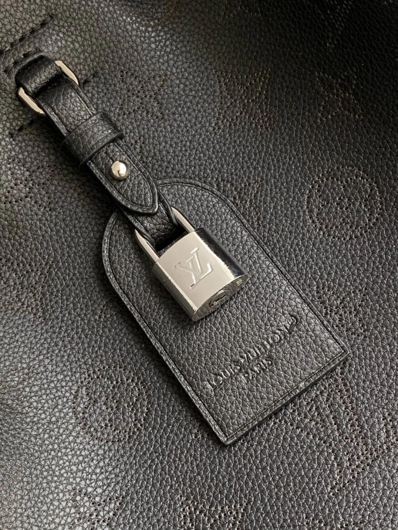 Breathable Louis Vuitton Shopping Bags 42476