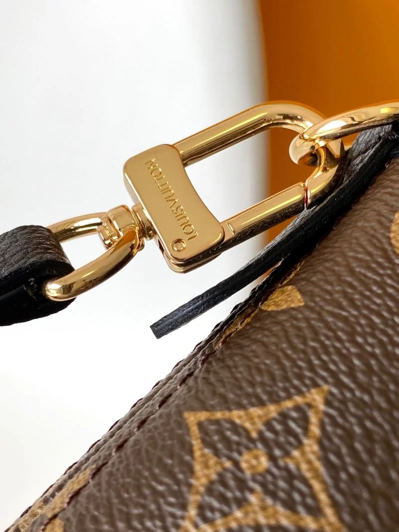 Breathable Louis Vuitton Shopping Bags 42468