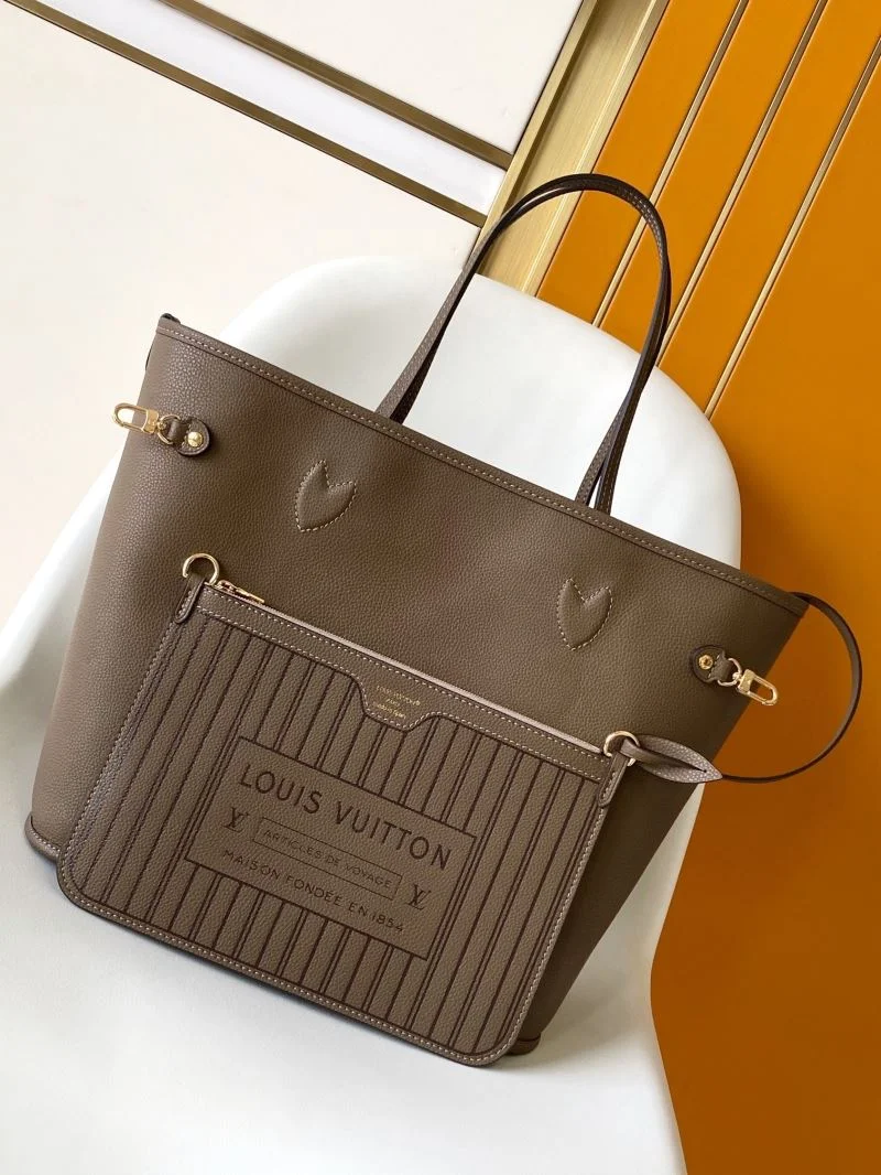 Sleek Louis Vuitton Shopping Bags 42463