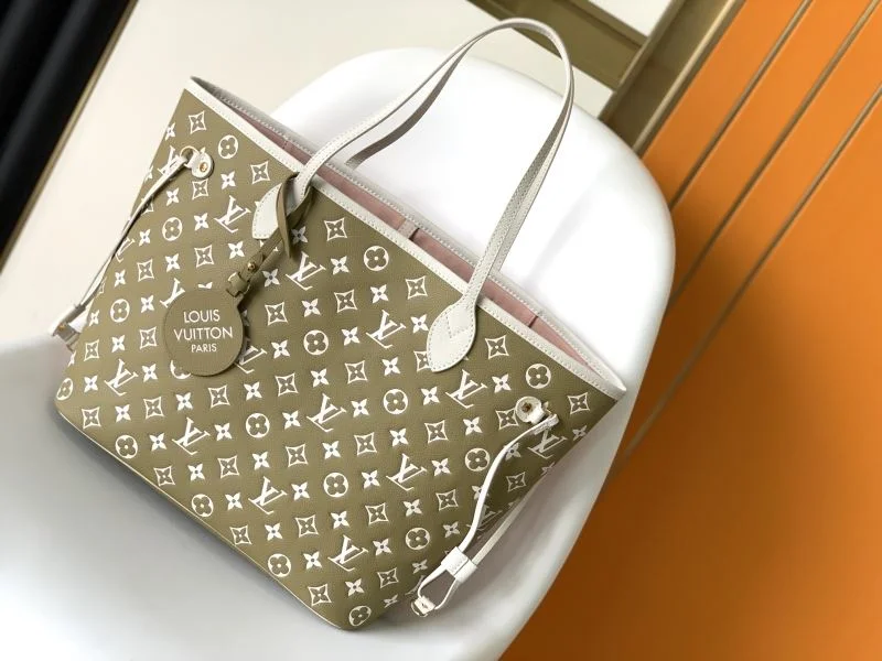 EyeCatching Louis Vuitton Shopping Bags 42455