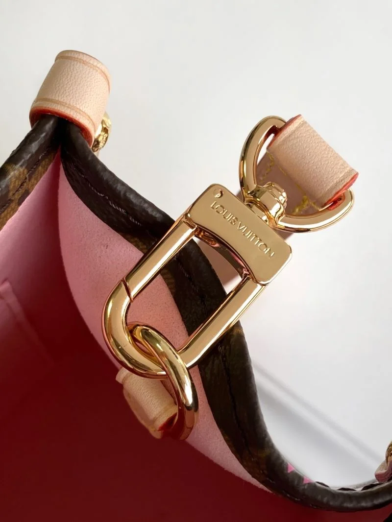 Bright Louis Vuitton Shopping Bags 42448