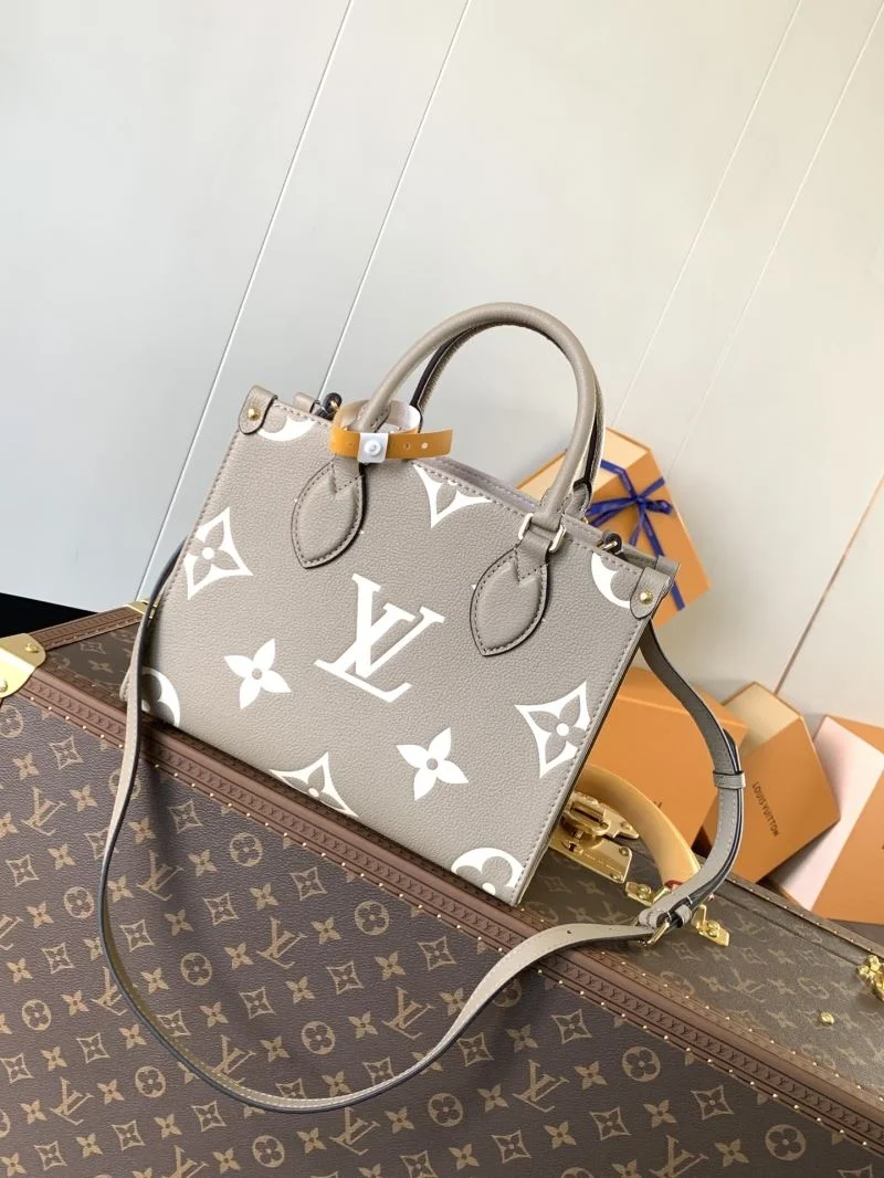 EyeCatching Louis Vuitton Shopping Bags 42426