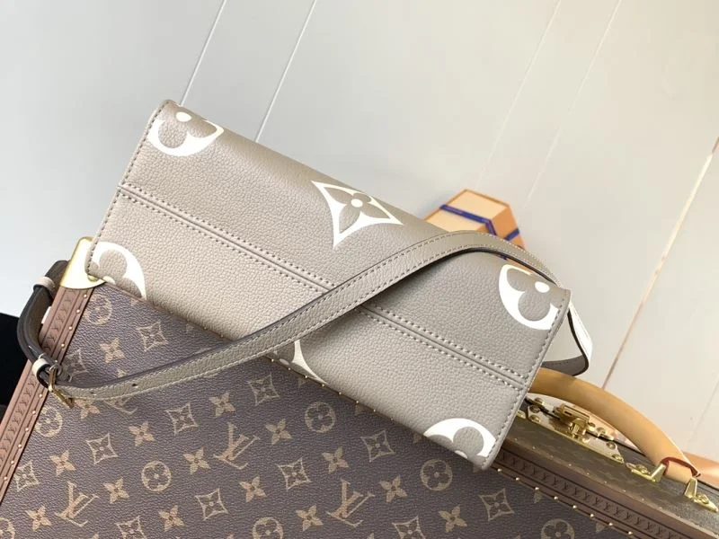 EyeCatching Louis Vuitton Shopping Bags 42426