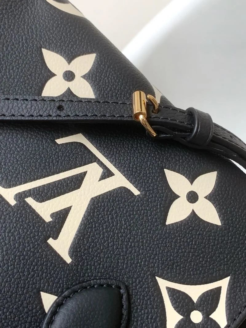 EyeCatching Louis Vuitton Shopping Bags 41893