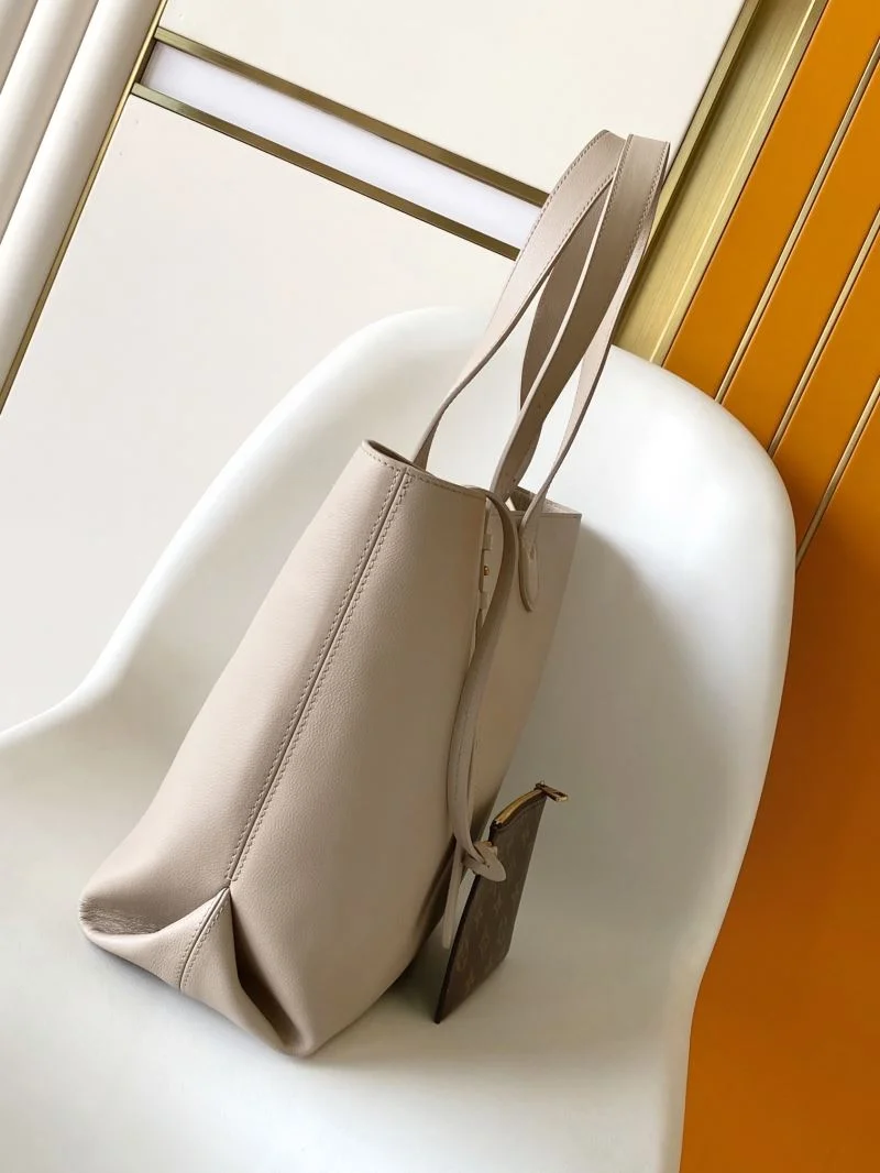 Bright Louis Vuitton Shopping Bags 41921