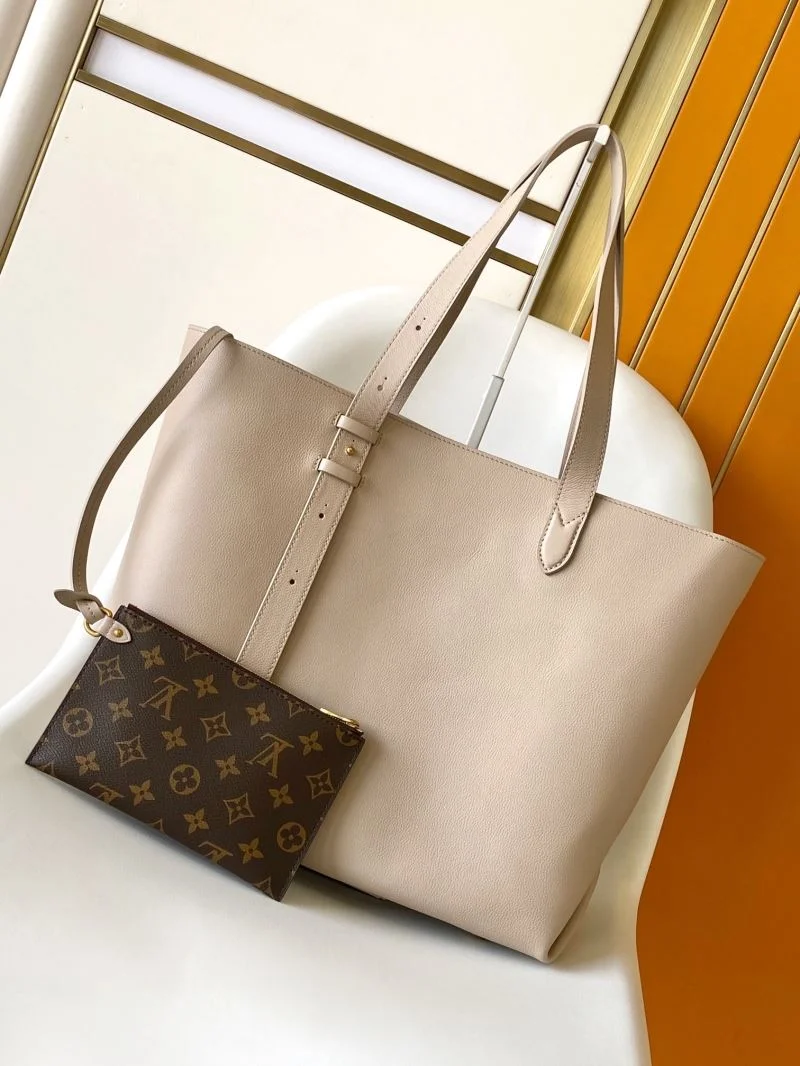 Bright Louis Vuitton Shopping Bags 41921