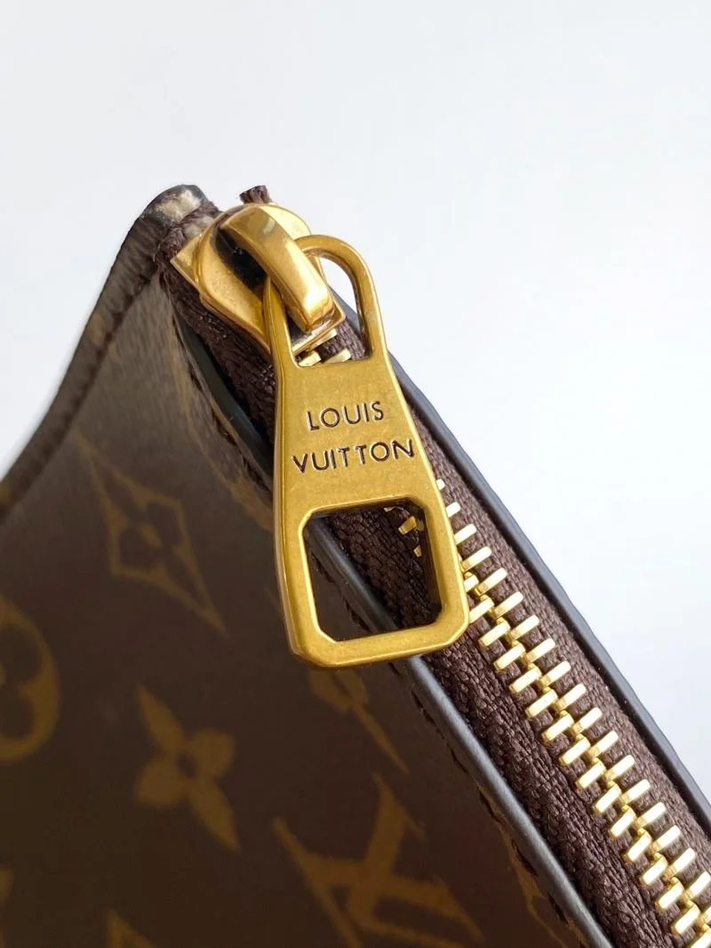Bright Louis Vuitton Shopping Bags 41921