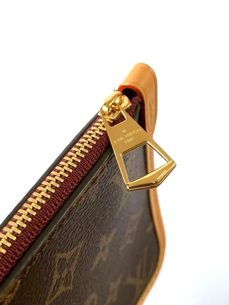 Breathable Louis Vuitton Shopping Bags 41886