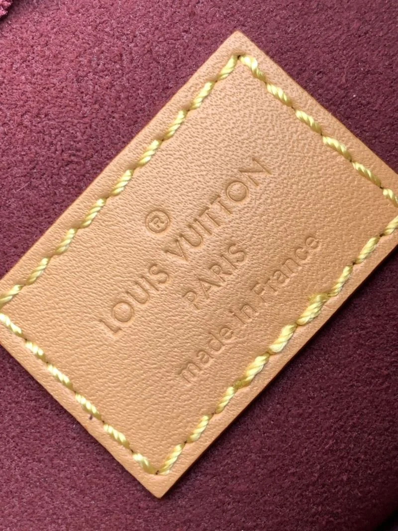 Breathable Louis Vuitton Shopping Bags 41886