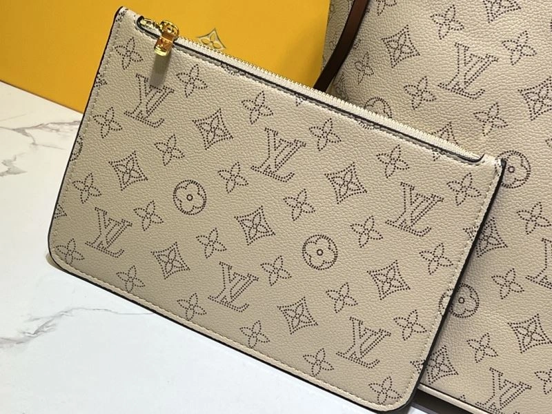 Practical Louis Vuitton Shopping Bags 80139