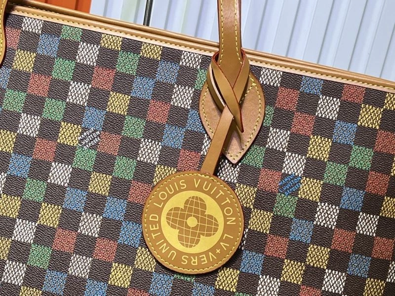 UrbanChic Louis Vuitton Shopping Bags 80133