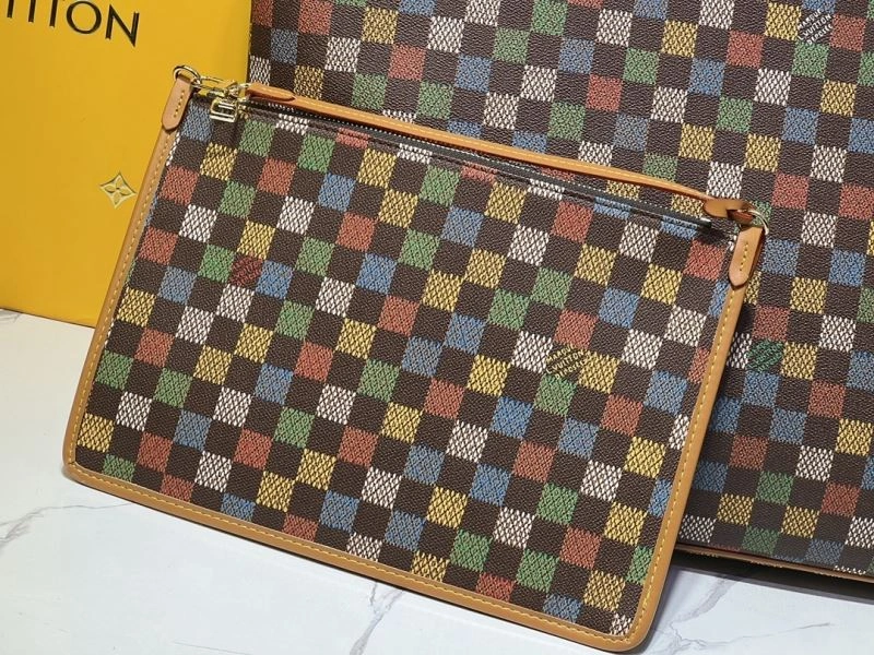 UrbanChic Louis Vuitton Shopping Bags 80133
