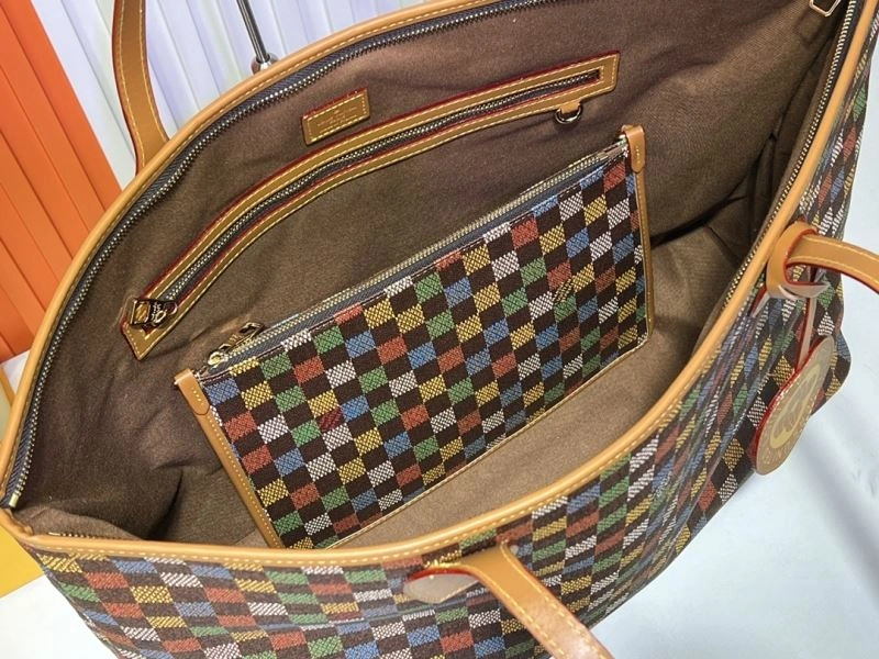 UrbanChic Louis Vuitton Shopping Bags 80133