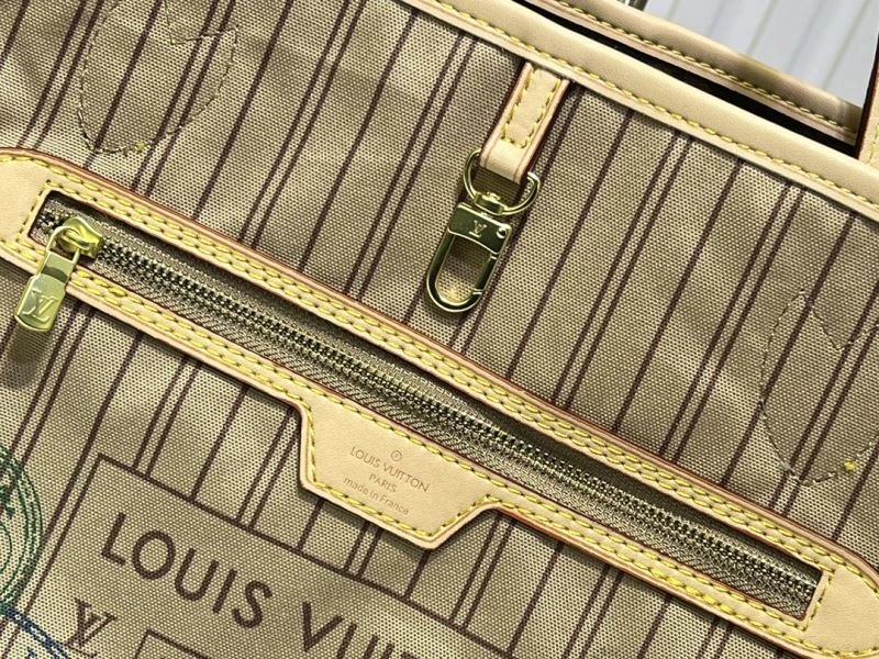 Bright Louis Vuitton Shopping Bags 80148