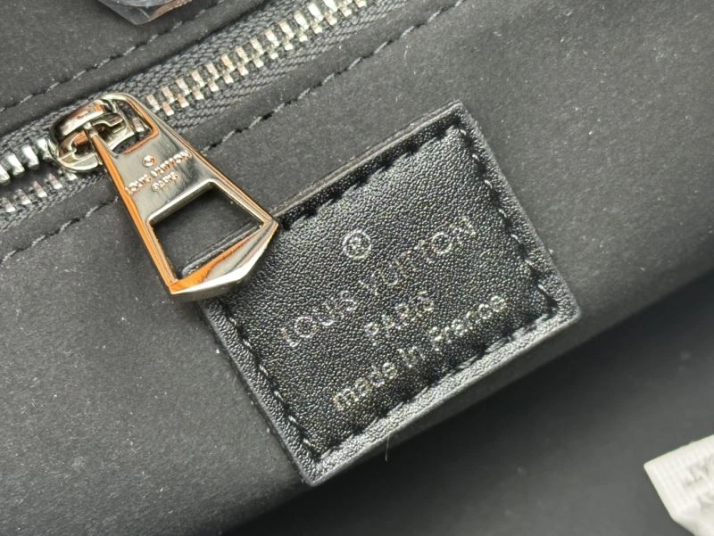 Louis Vuitton Shopping Bags Comfortable 80121