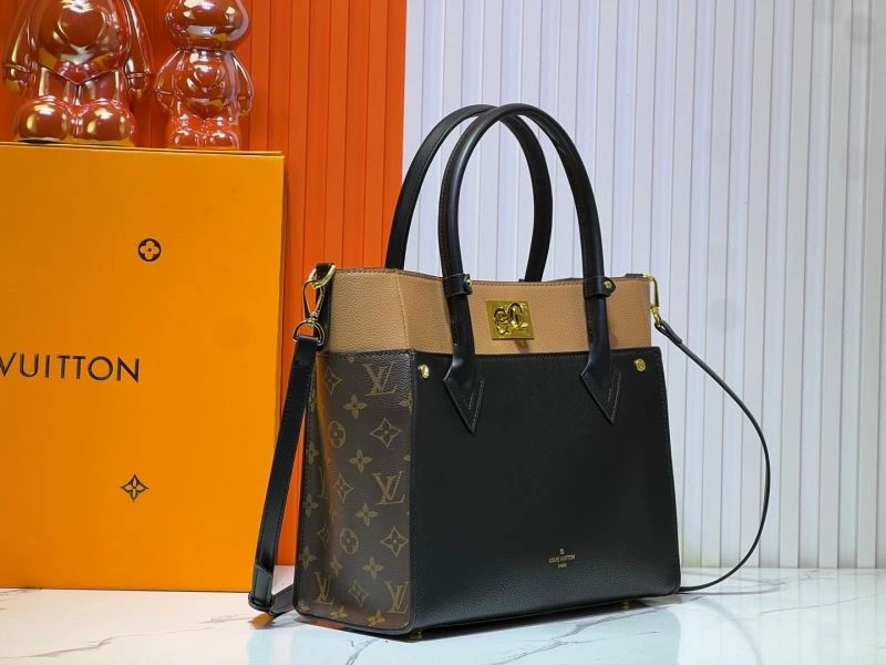 EyeCatching Louis Vuitton Shopping Bags 80141
