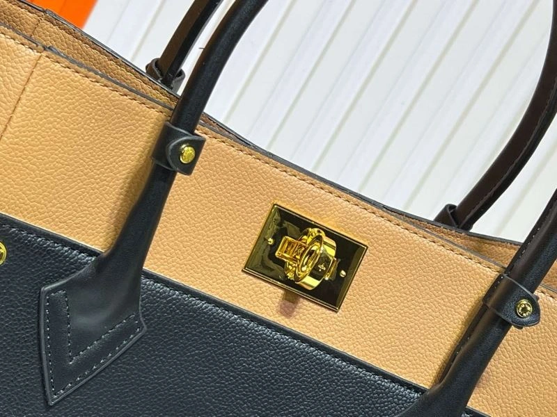 EyeCatching Louis Vuitton Shopping Bags 80141