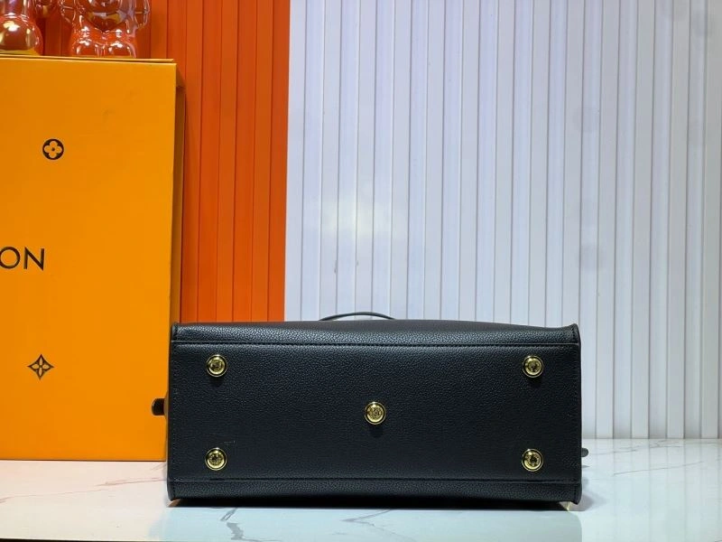 EyeCatching Louis Vuitton Shopping Bags 80141