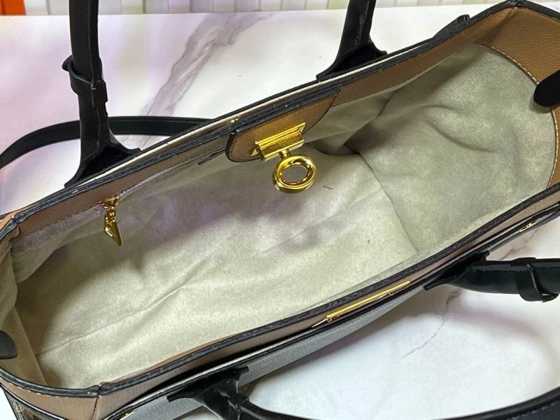EyeCatching Louis Vuitton Shopping Bags 80141