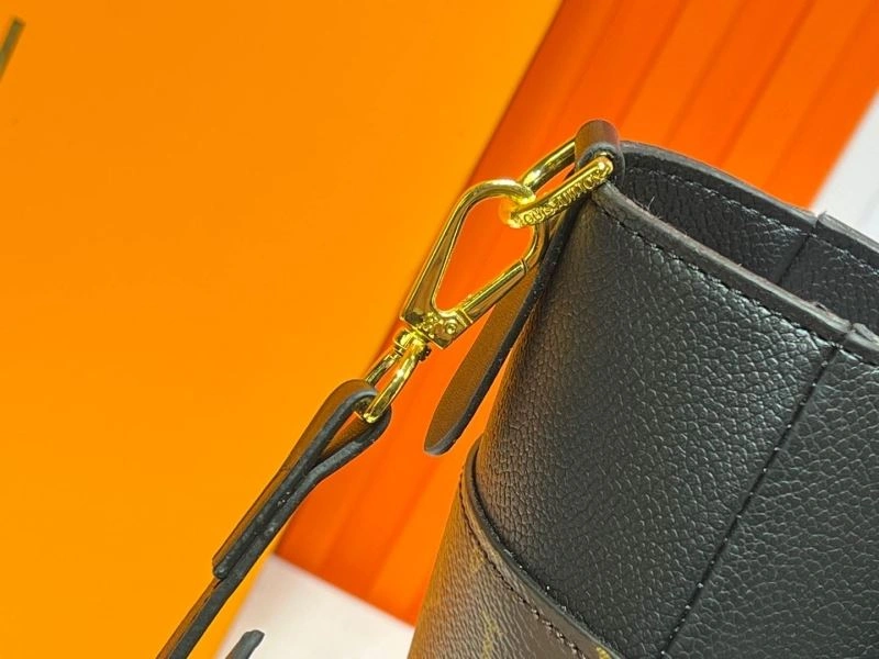 Cozy Louis Vuitton Shopping Bags 80130