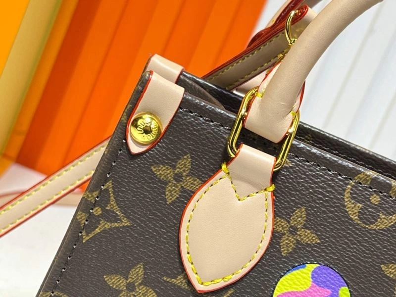 Attractive Louis Vuitton Shopping Bags 80112