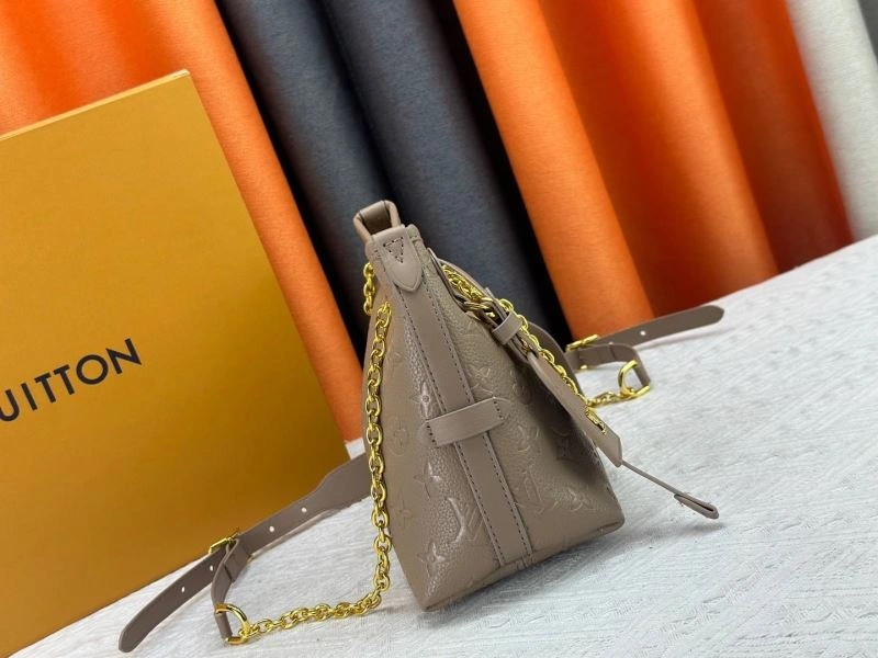 Louis Vuitton Shopping Bags Minimalist 80129