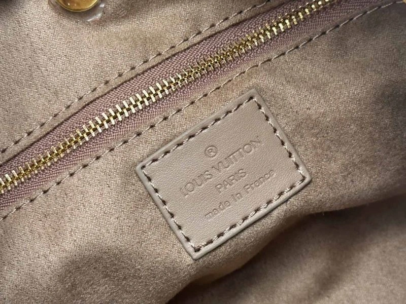 Louis Vuitton Shopping Bags Minimalist 80129