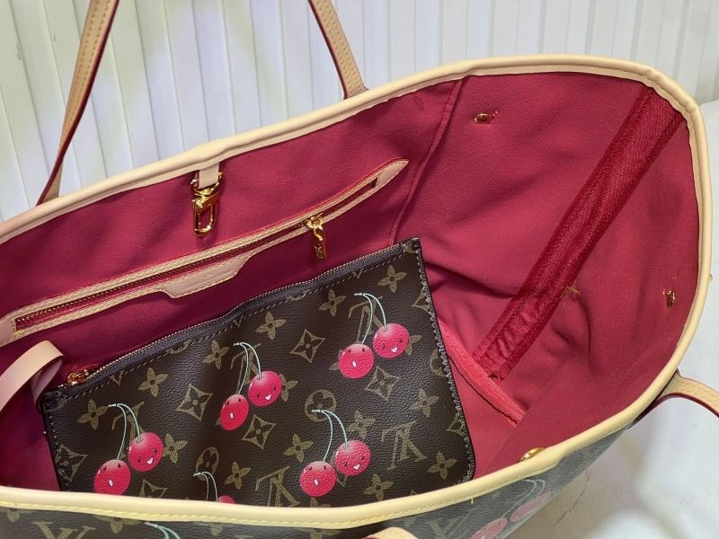 SunProtective Louis Vuitton Shopping Bags 80092