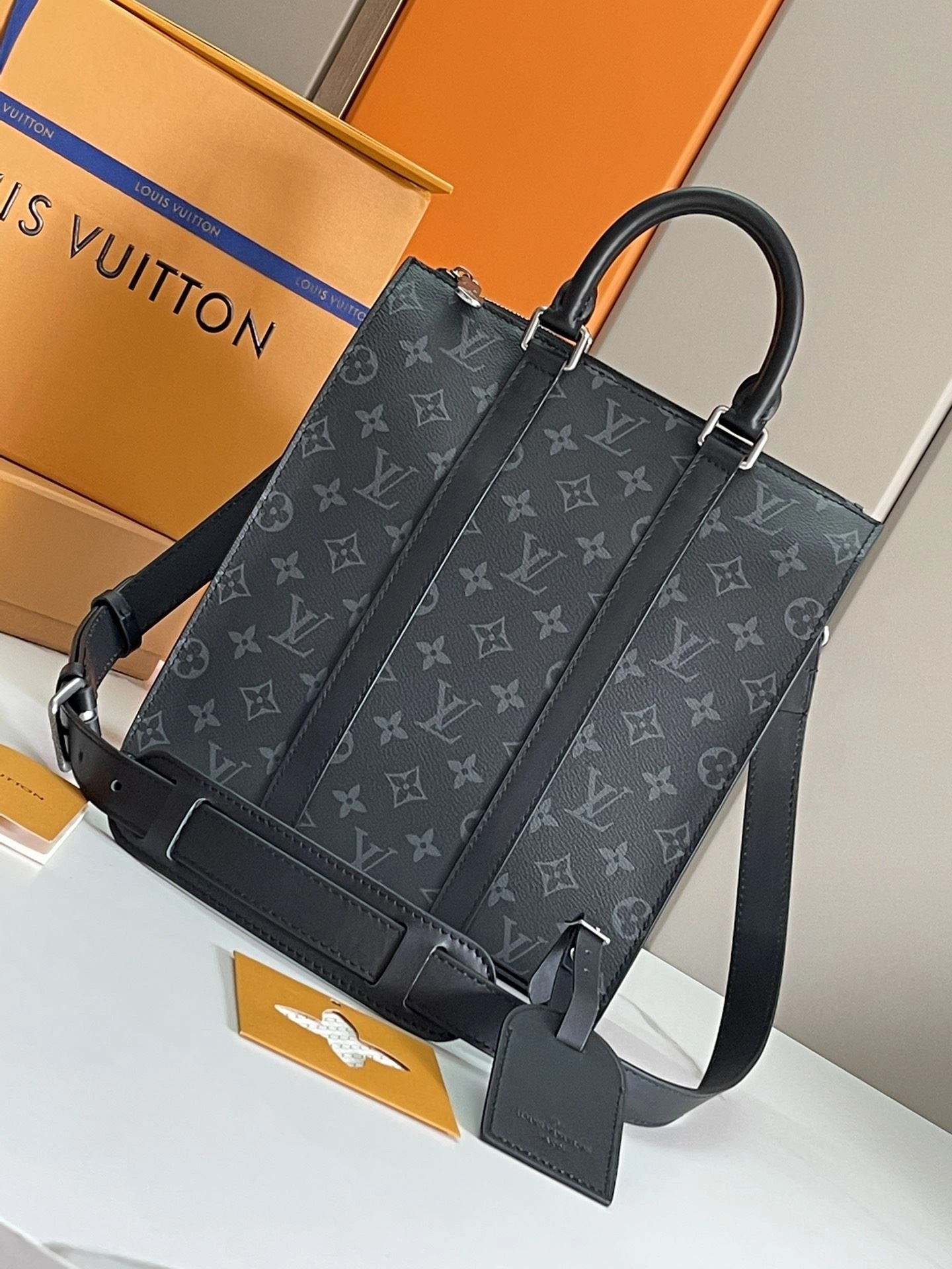 Louis Vuitton Shopping Bags WellDesigned 91818
