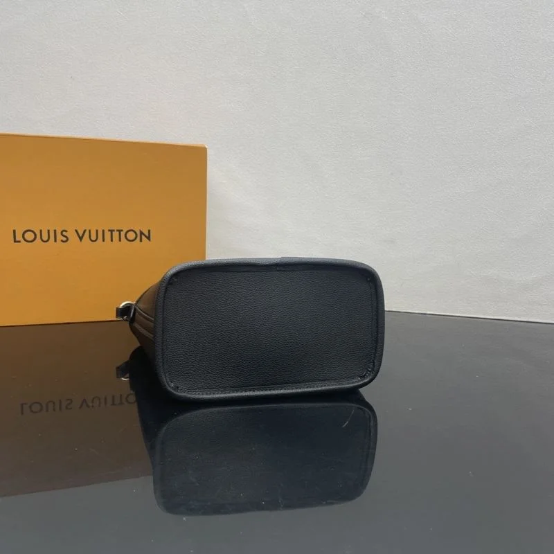 Seasonal Louis Vuitton Shopping Bags 41707