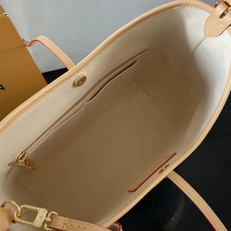 Functional Louis Vuitton Shopping Bags 41515