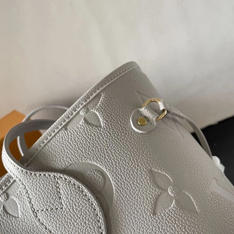 Breathable Louis Vuitton Shopping Bags 41517