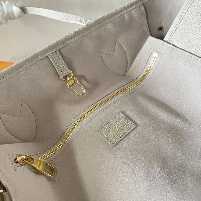 Breathable Louis Vuitton Shopping Bags 41517