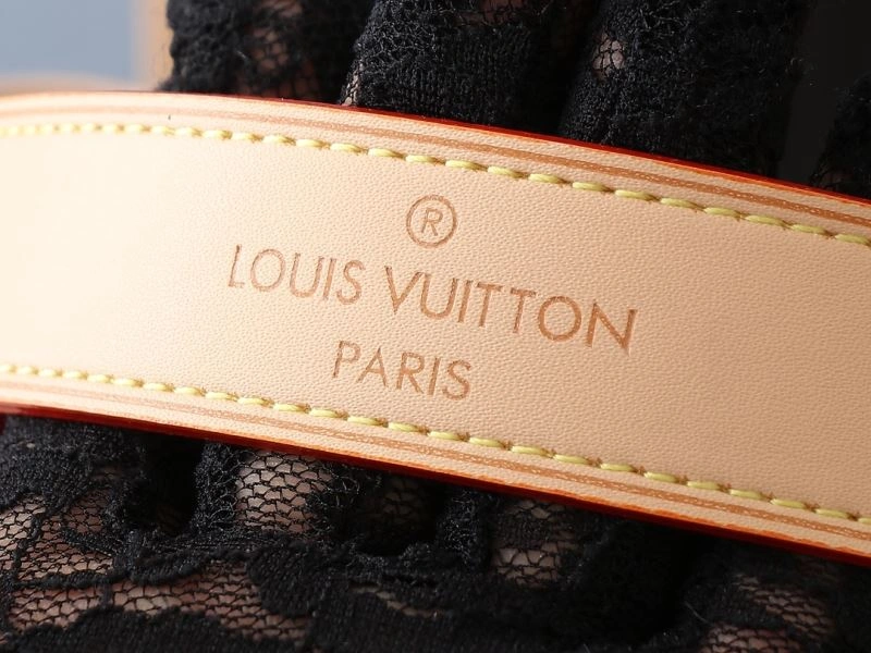 StreetReady Louis Vuitton Shopping Bags 88541