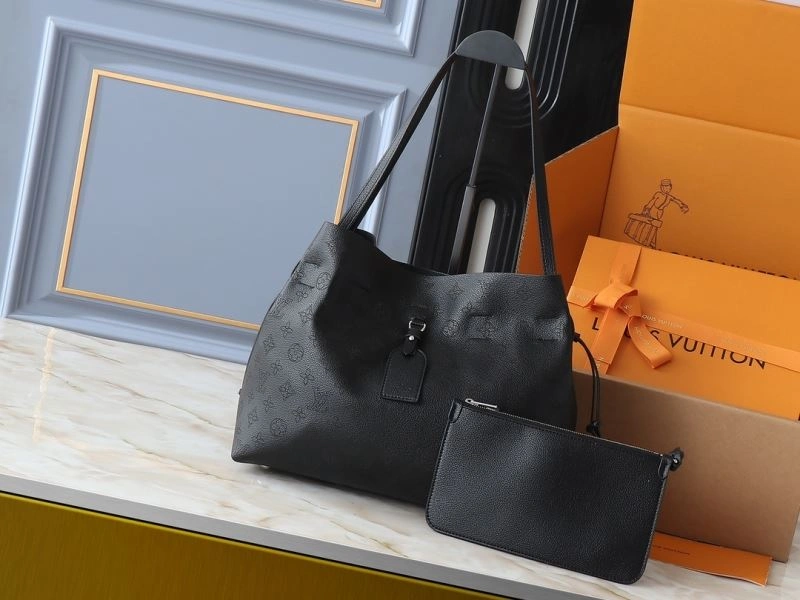 Louis Vuitton Shopping Bags Comfortable 88525