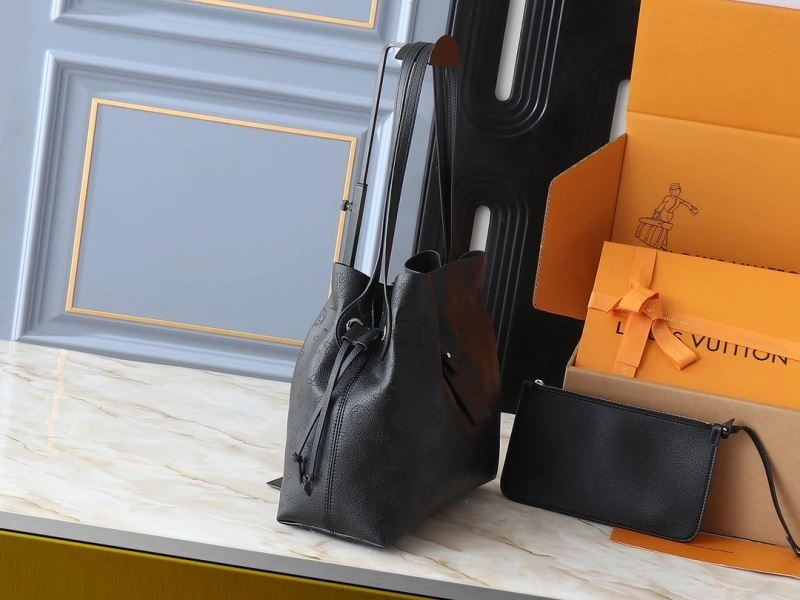 Louis Vuitton Shopping Bags Comfortable 88525