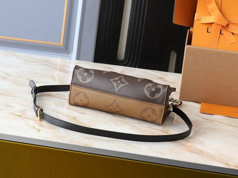 Louis Vuitton Shopping Bags UrbanChic 88518