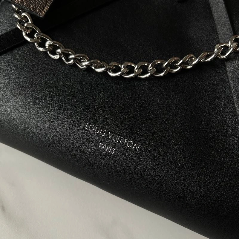 Louis Vuitton Shopping Bags TechFriendly 88516