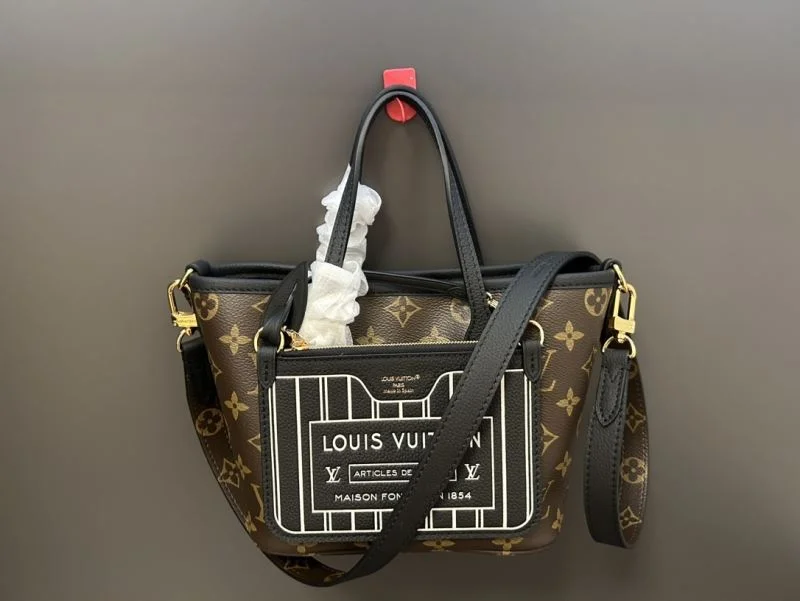 Stylish Louis Vuitton Shopping Bags 41133