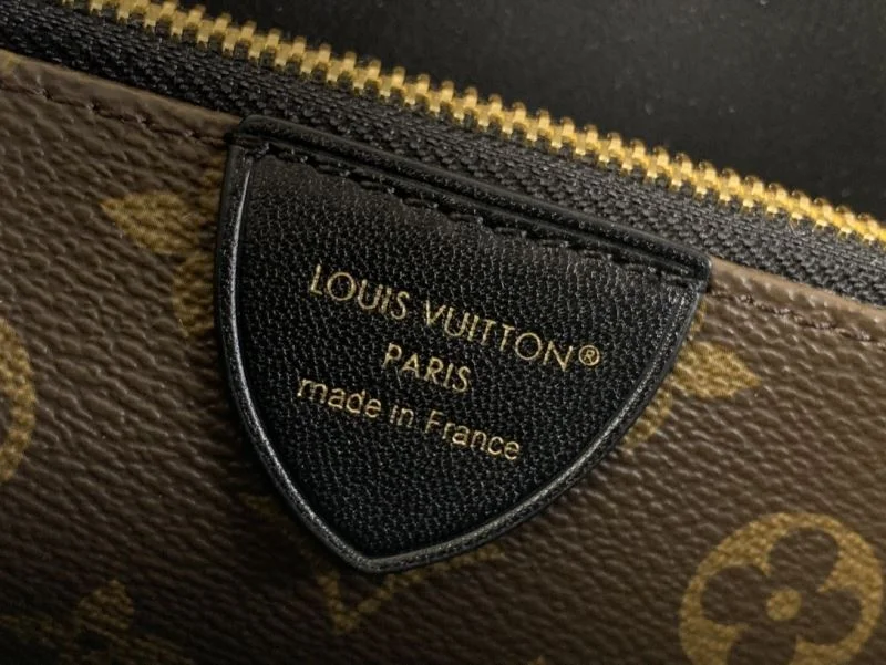 Lightweight Louis Vuitton Shopping Bags 41109
