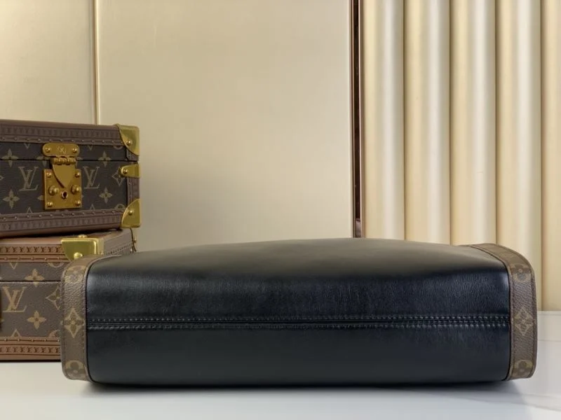 EyeCatching Louis Vuitton Shopping Bags 41107