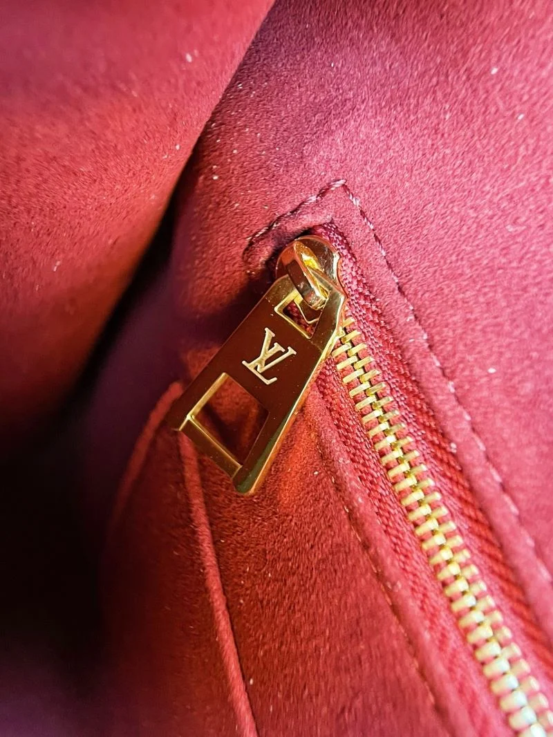 Compact Louis Vuitton Shopping Bags 40503